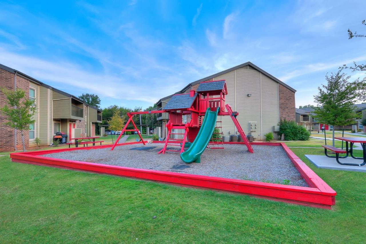 Ou Boomer, Pool, Gym, Hi Speed Wifi, One Mile To Ou & Stadium! Norman Bagian luar foto