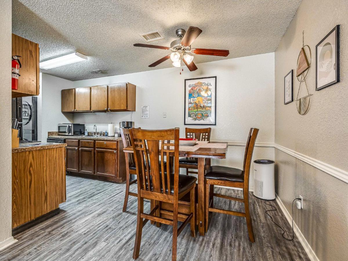 Ou Boomer, Pool, Gym, Hi Speed Wifi, One Mile To Ou & Stadium! Norman Bagian luar foto